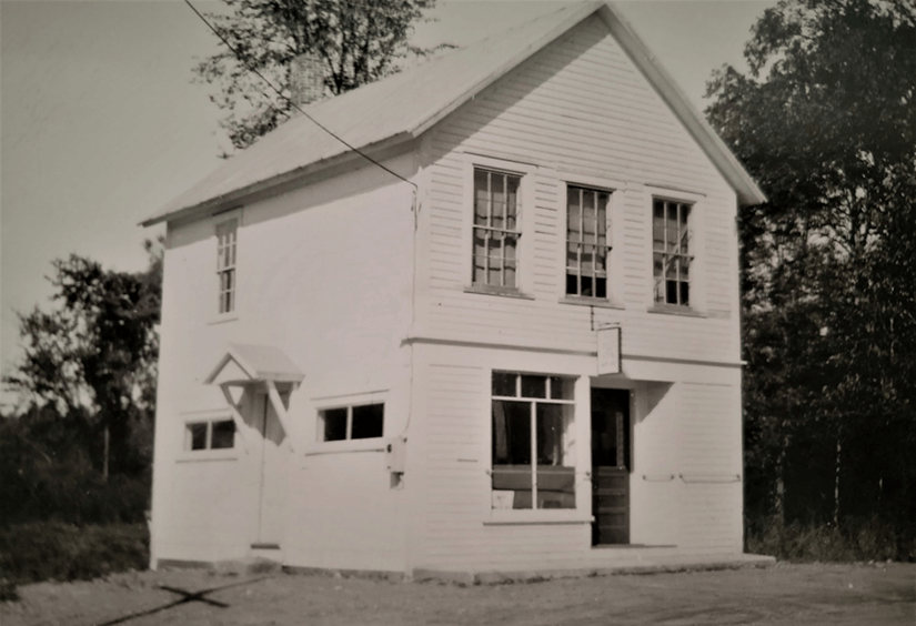 Unknown building, image from the Athens Historical Society.